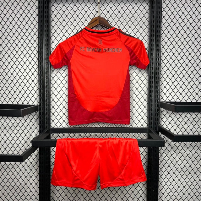 Bayern Local 24/25 Conjunto Infantil