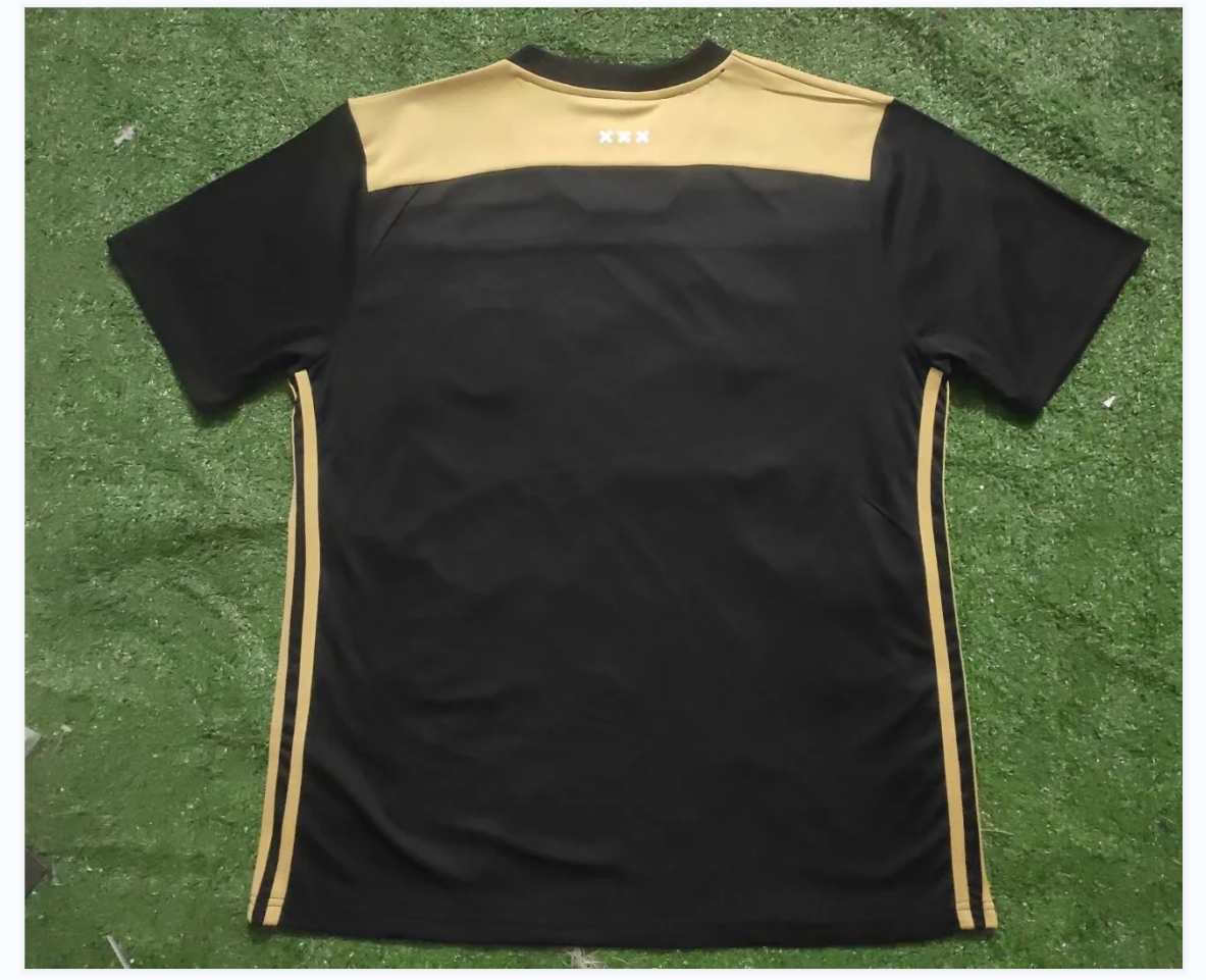 Ajax Visitante 18/19