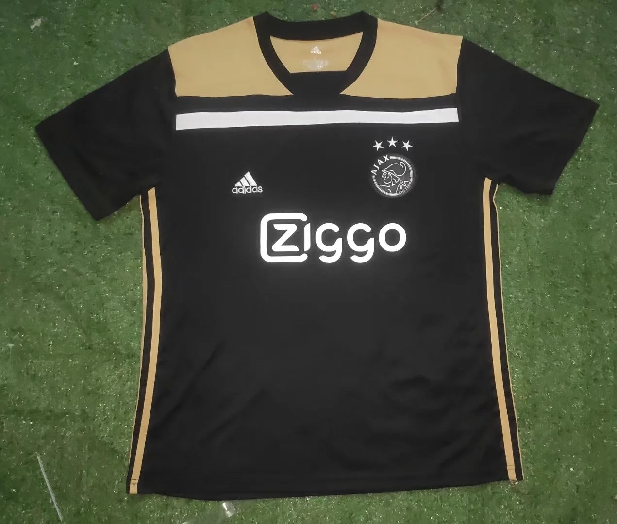 Ajax Visitante 18/19