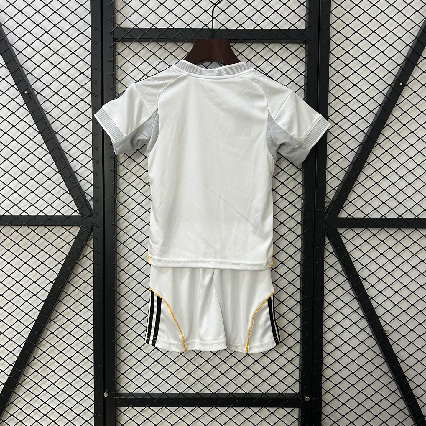 Real Madrid Local 25/26 Conjunto Infantil