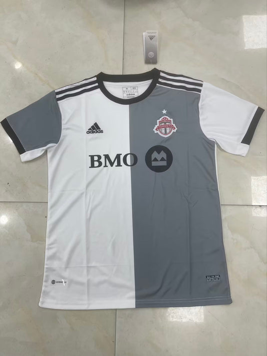 Toronto Visitante 23/24
